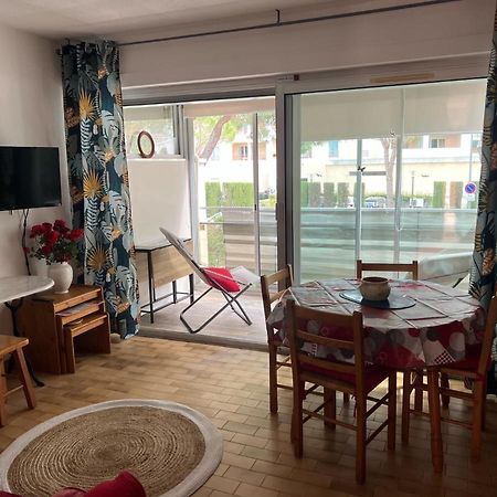 T2 Avec Veranda Et Piscine A Mandelieu La Napoule Exterior foto