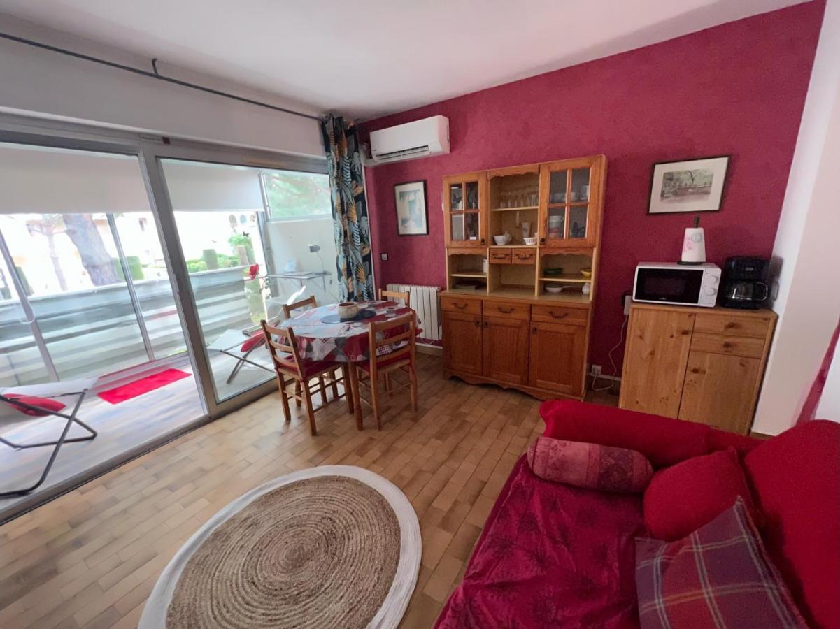 T2 Avec Veranda Et Piscine A Mandelieu La Napoule Exterior foto